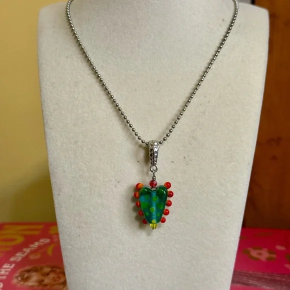 Handmade Colorful Wedding Cake Glass Heart Pendant Necklace - Picture 3 of 4